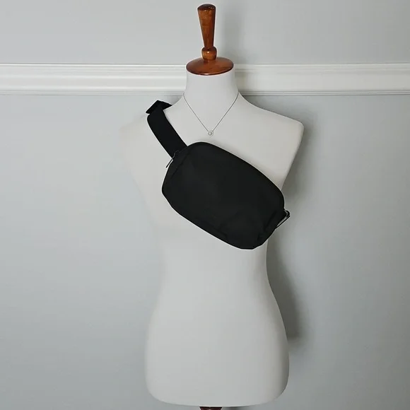 Victoria's Secret Pink Zip Top Belt Bag Buckle Closure Black New - Picture 2 of 11